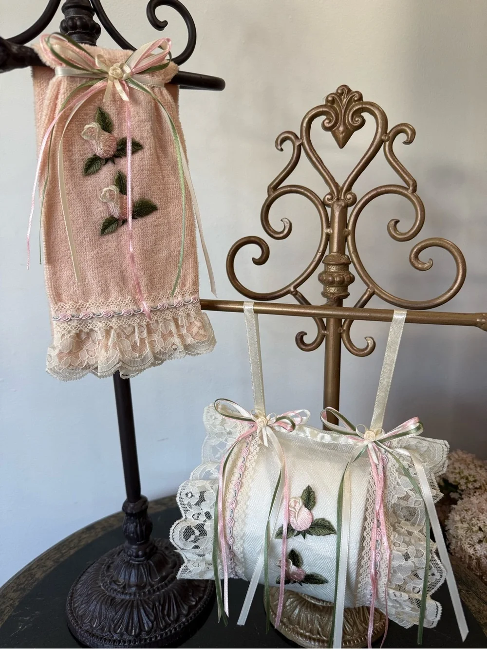 🌷 Hand Crafted Pink & Green Rose Hand Towel & Spare Toilet Paper Holder 🌷